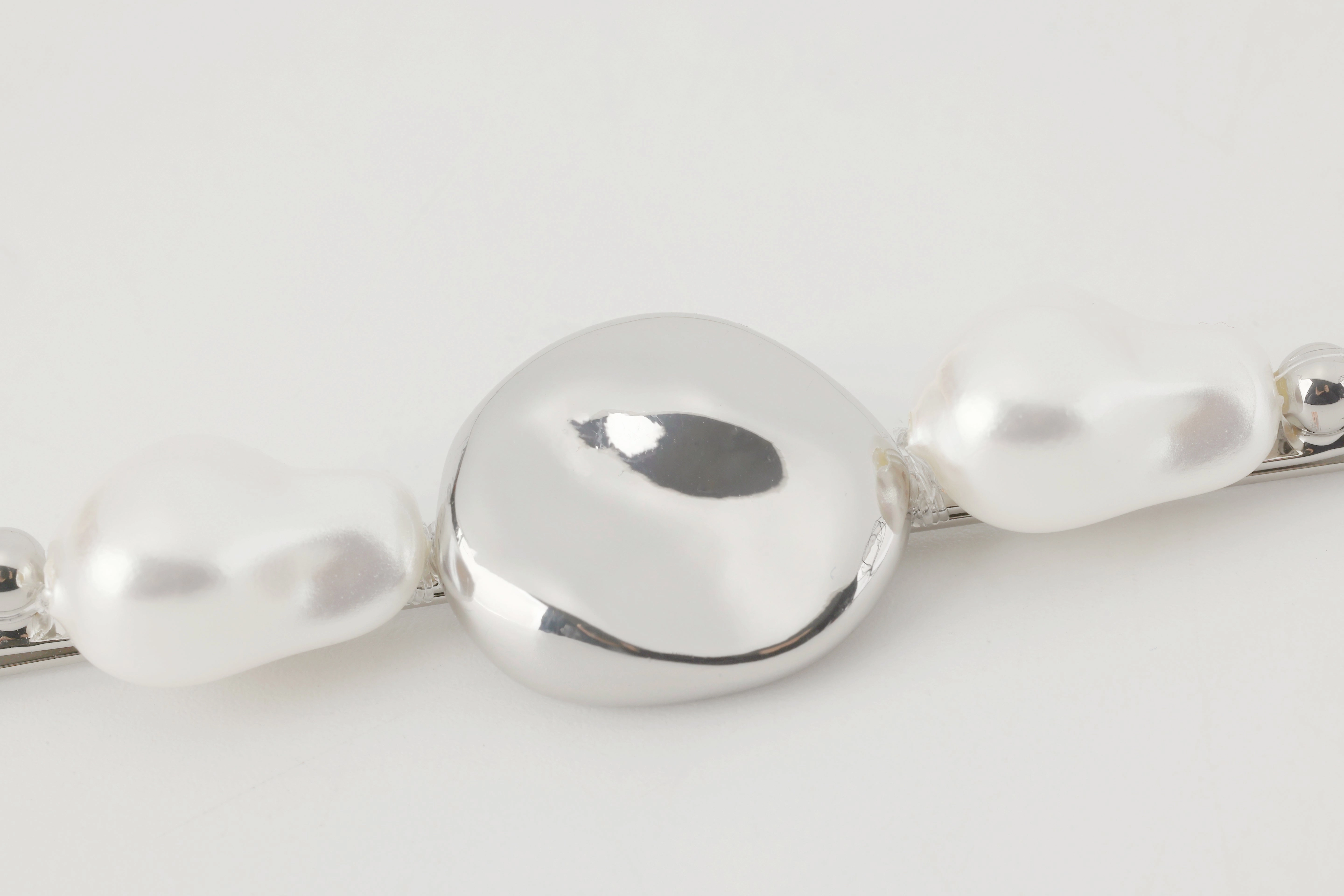 Glamour Distort Hairclip Set With Faux Pearl
