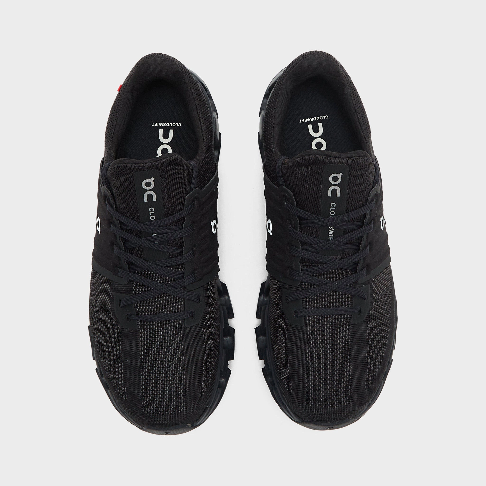 On Women's Cloudswift Black / Black