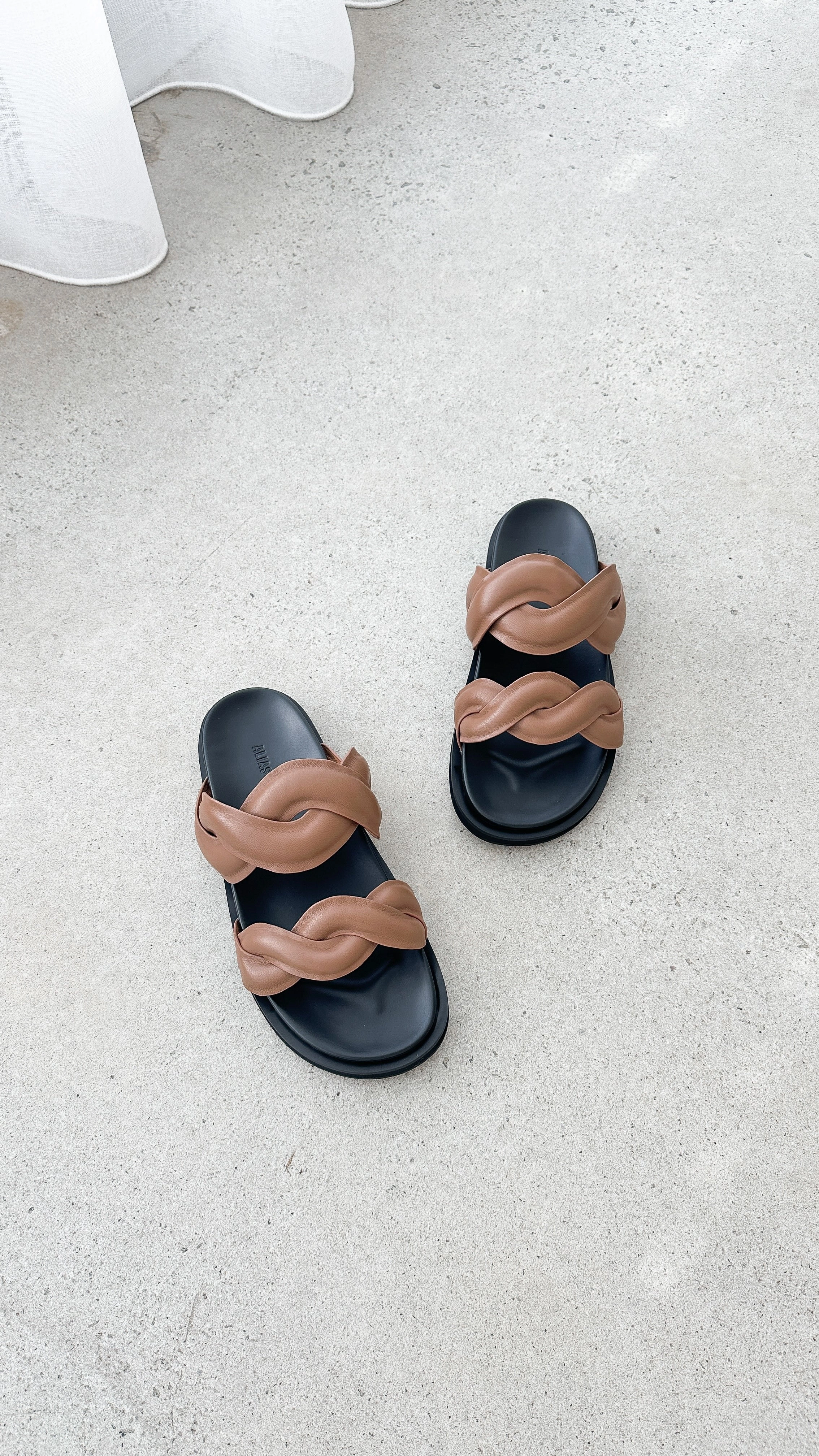 Pantone Slides - Pecan Leather