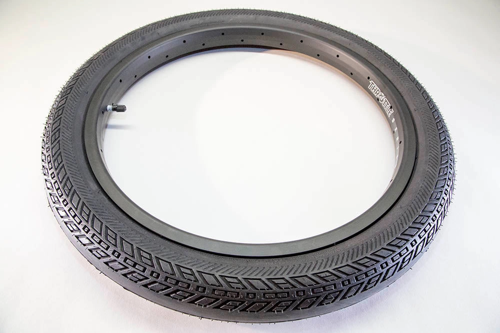 Squealer Tire 20"