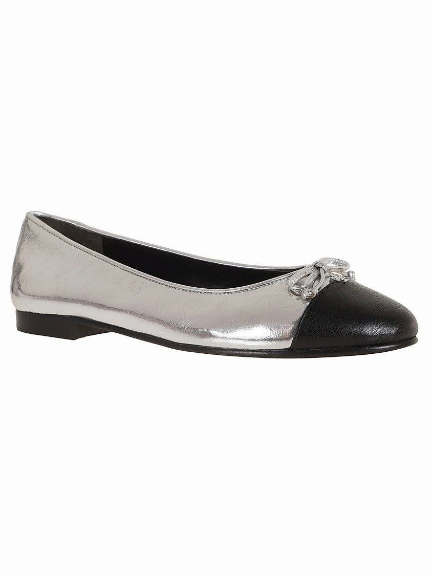 Two-Tone Leather Ballerina With Bow Detail
